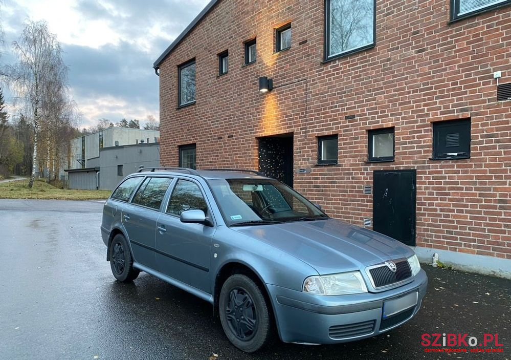 2001' Skoda Octavia photo #1
