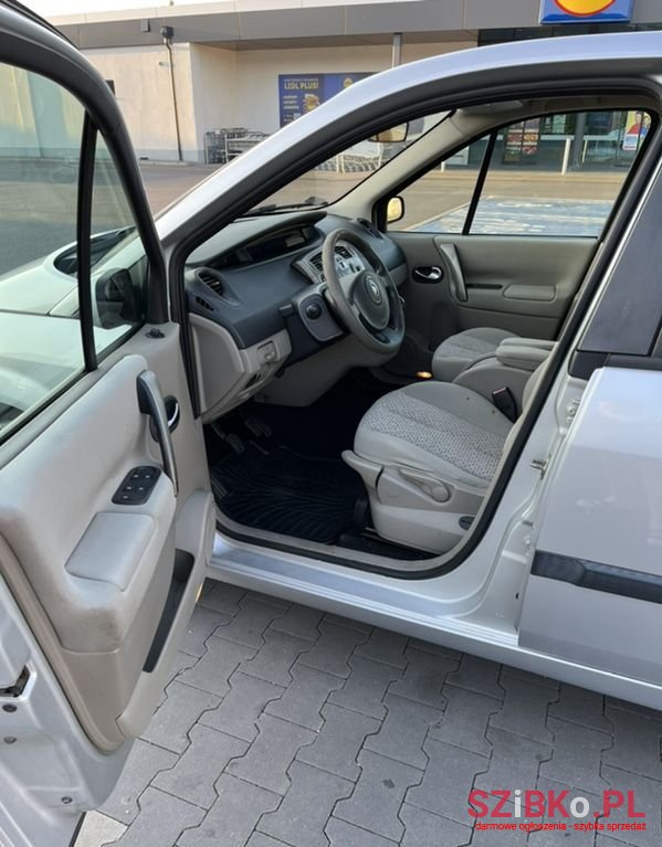 2006' Renault Scenic photo #6