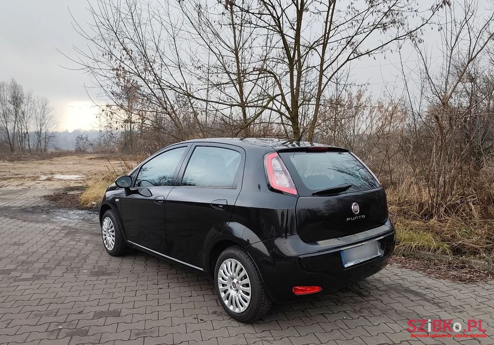 2011' Fiat Punto Evo photo #4