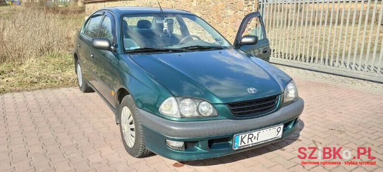 2000' Toyota Avensis photo #1
