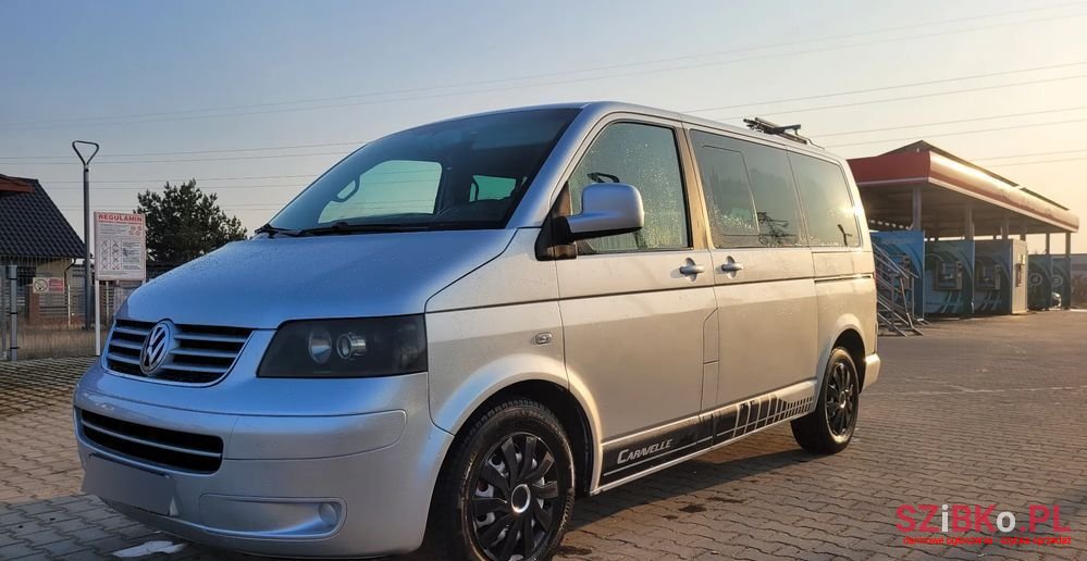 2005' Volkswagen Caravelle photo #1