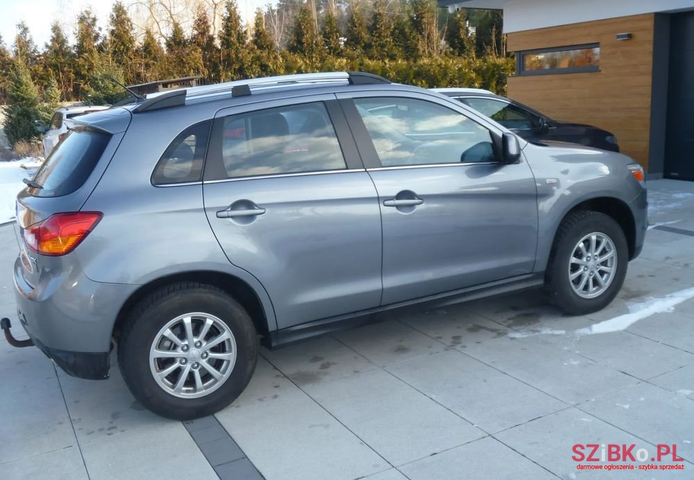 2015' Mitsubishi ASX photo #6