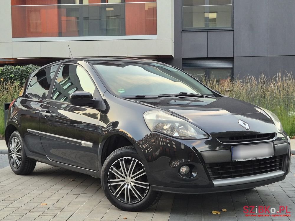 2009' Renault Clio photo #1