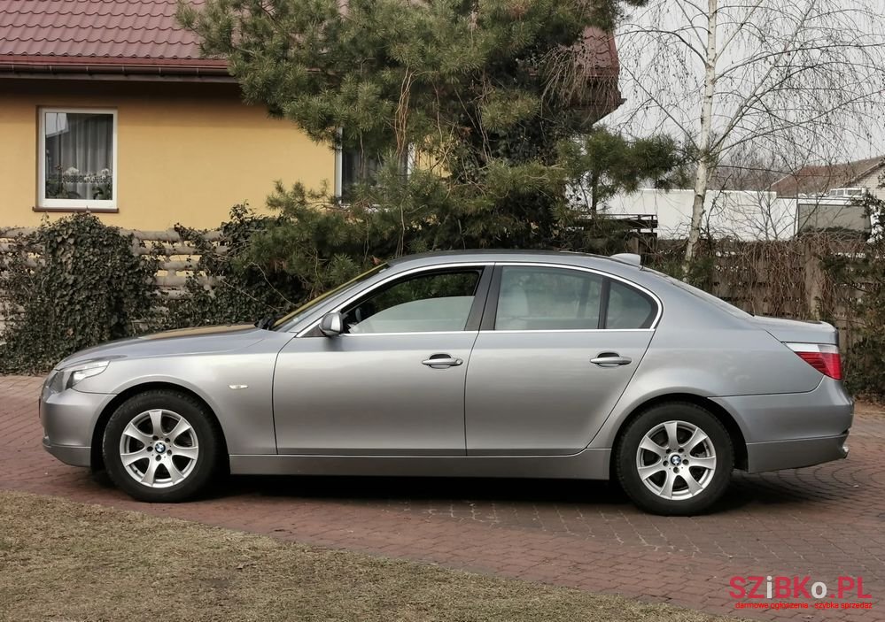 2006' BMW 5 Series 523I photo #5