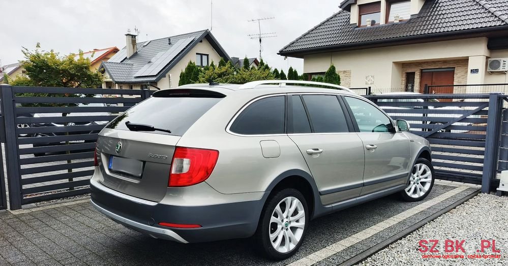 2013' Skoda Superb photo #5