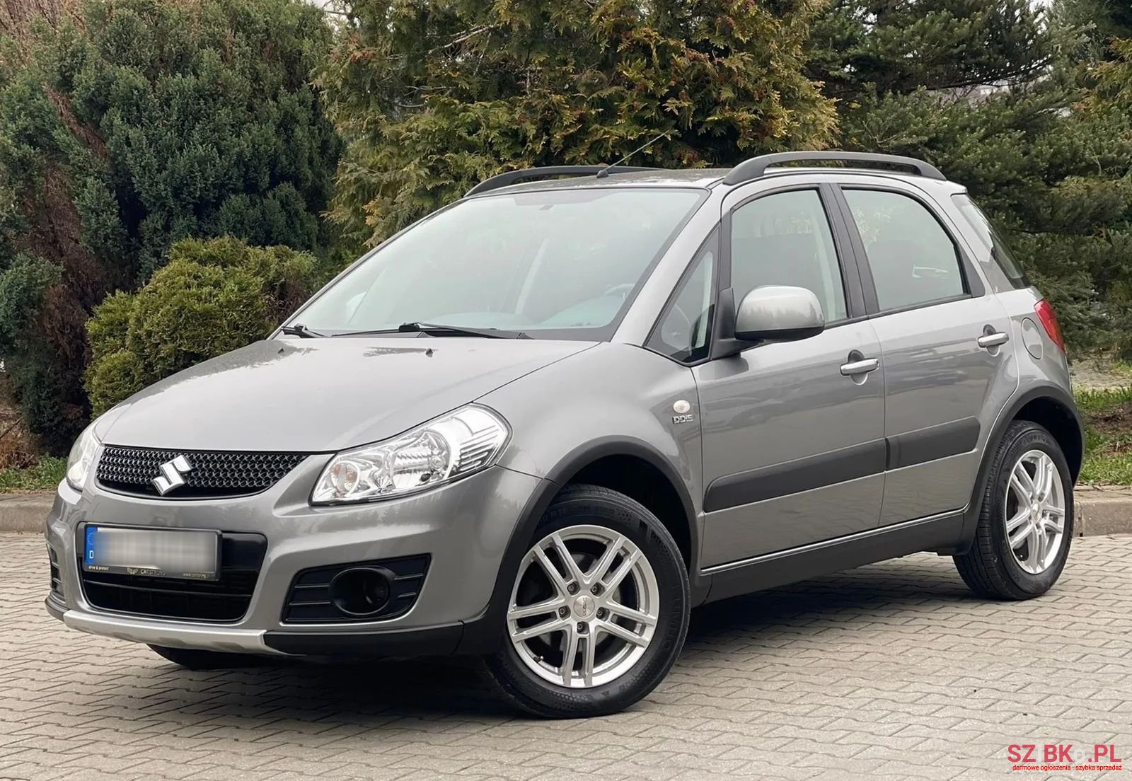 2011' Suzuki SX4 photo #2