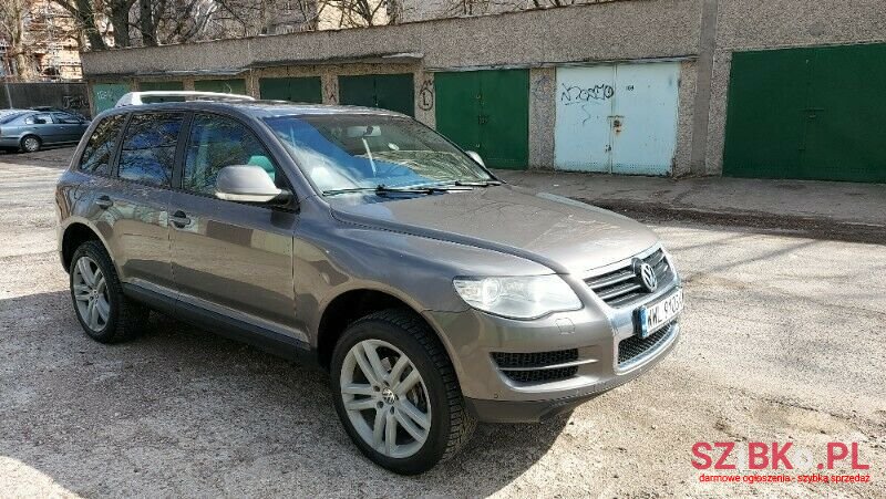 2007' Volkswagen Touareg photo #1