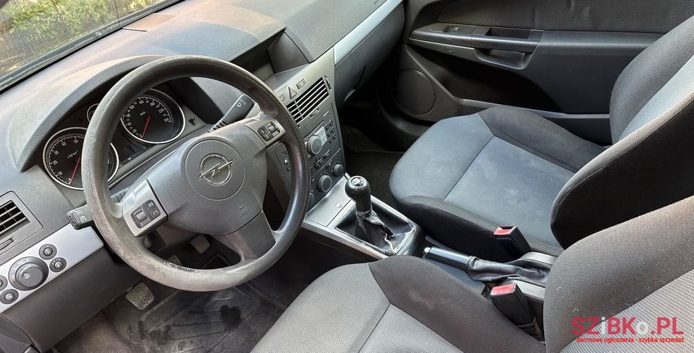 2005' Opel Astra photo #3