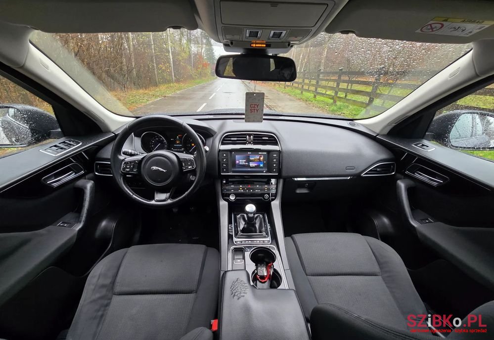 2017' Jaguar F-Pace 2.0 I4D Awd Pure photo #5