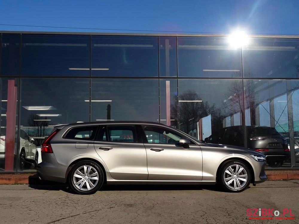 2019' Volvo V60 photo #4