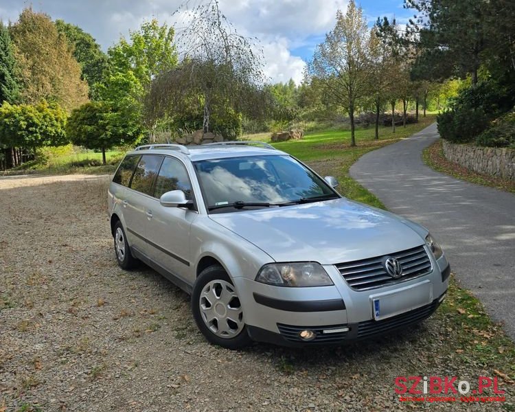 2005' Volkswagen Passat photo #2