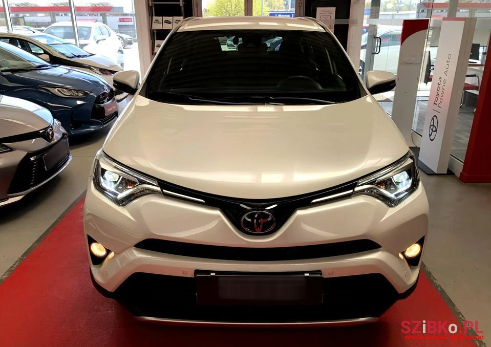 2017' Toyota RAV4 photo #3