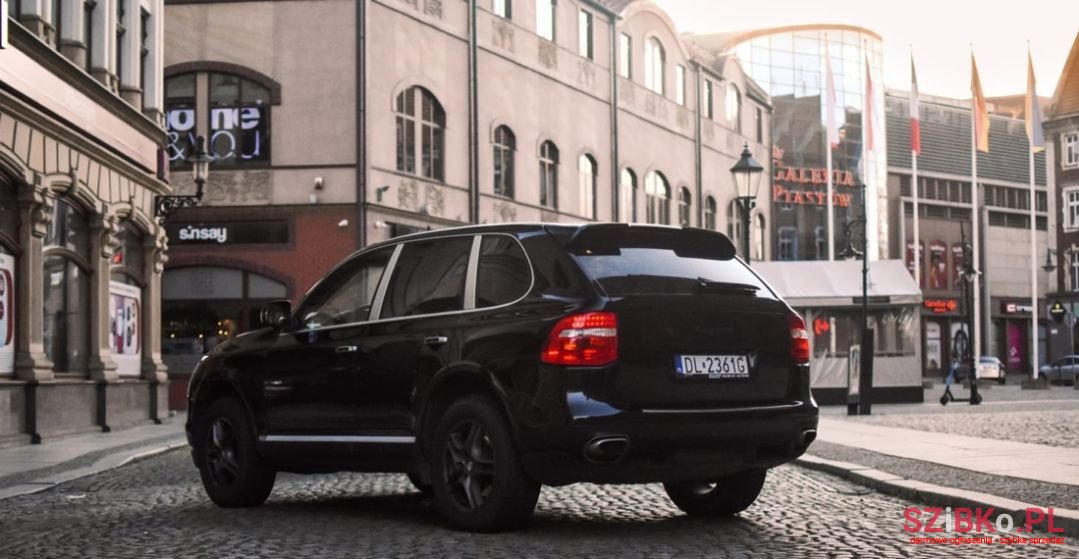 2007' Porsche Cayenne photo #2