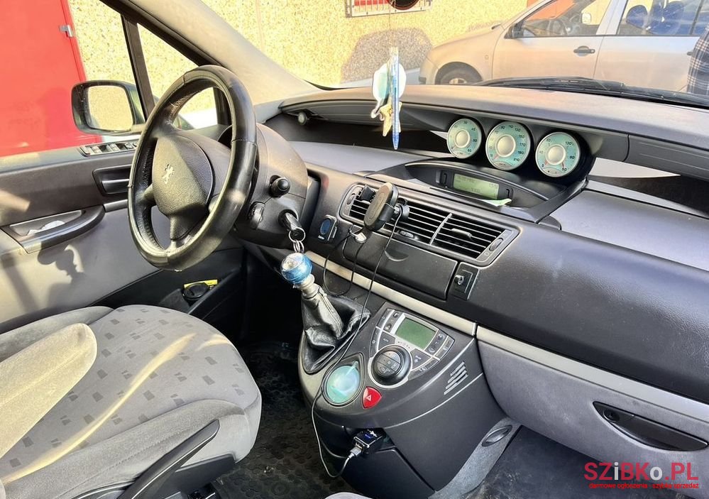 2005' Peugeot 807 photo #6