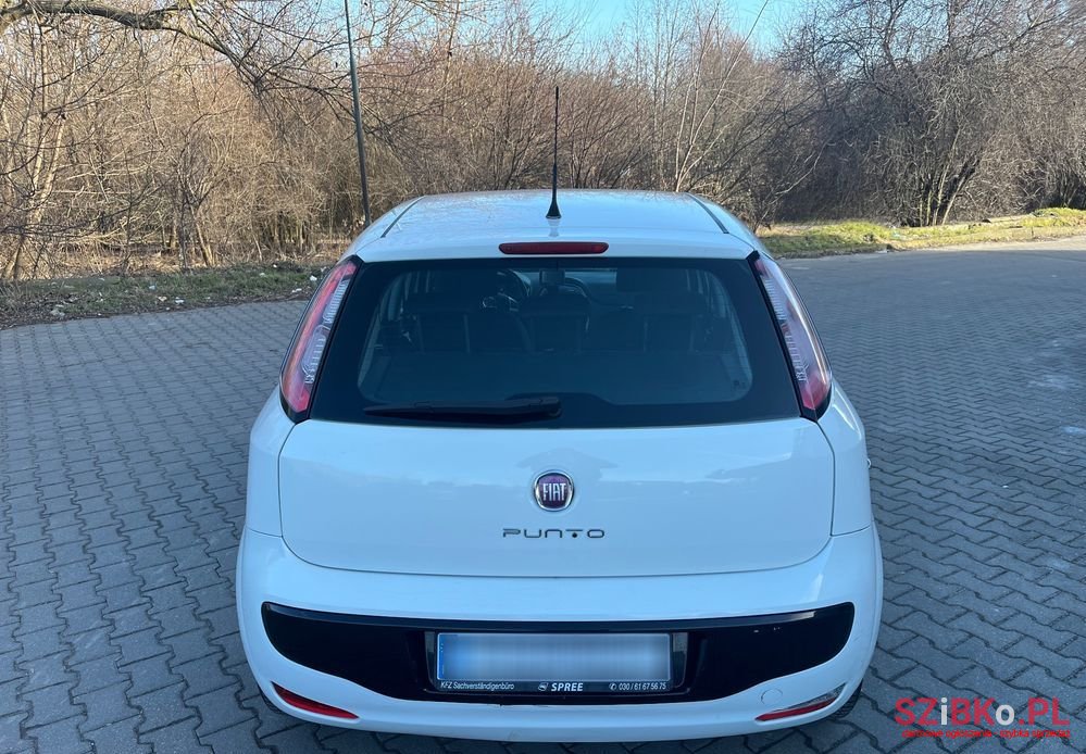 2011' Fiat Punto Evo photo #5