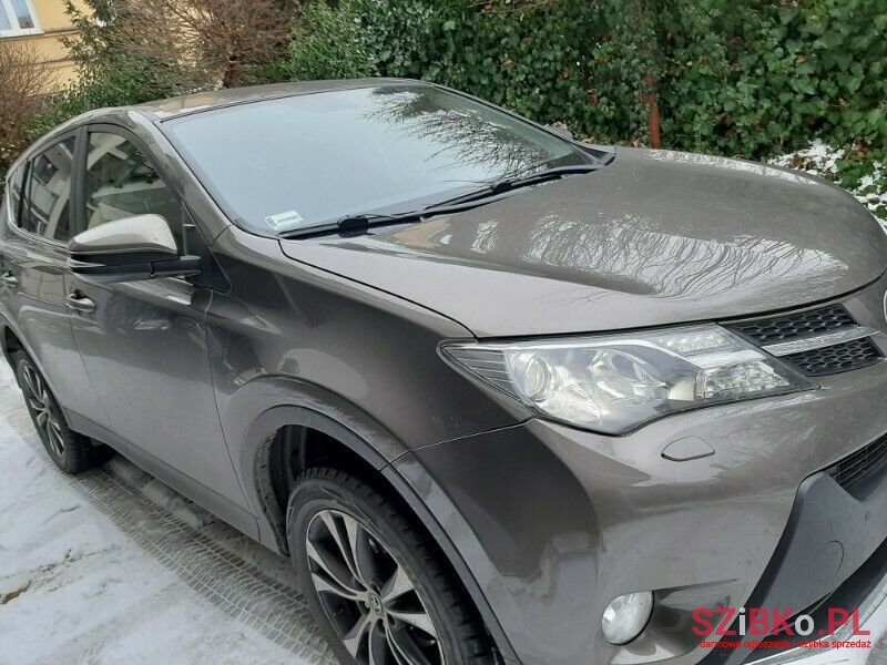 2015' Toyota RAV4 photo #1