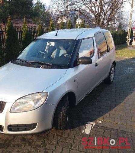 2007' Skoda Roomster photo #2