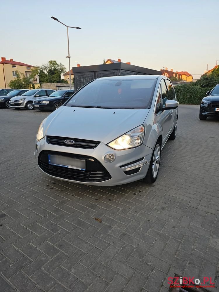 2010' Ford S-Max photo #1