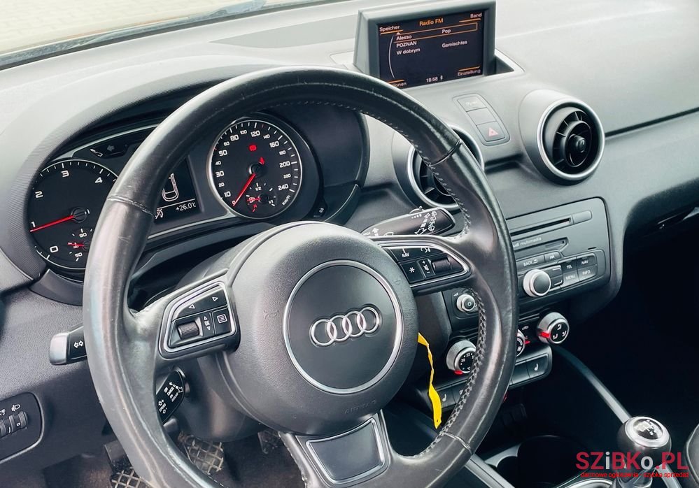 2011' Audi A1 1.6 Tdi S Line Sportpaket photo #3