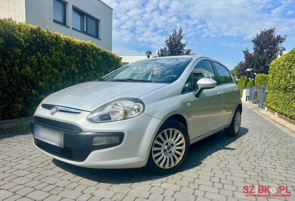 2010' Fiat Punto Evo photo #1