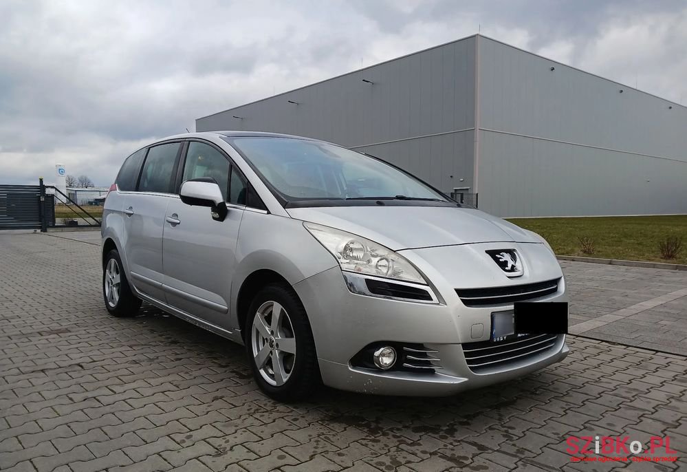 2009' Peugeot 5008 photo #1