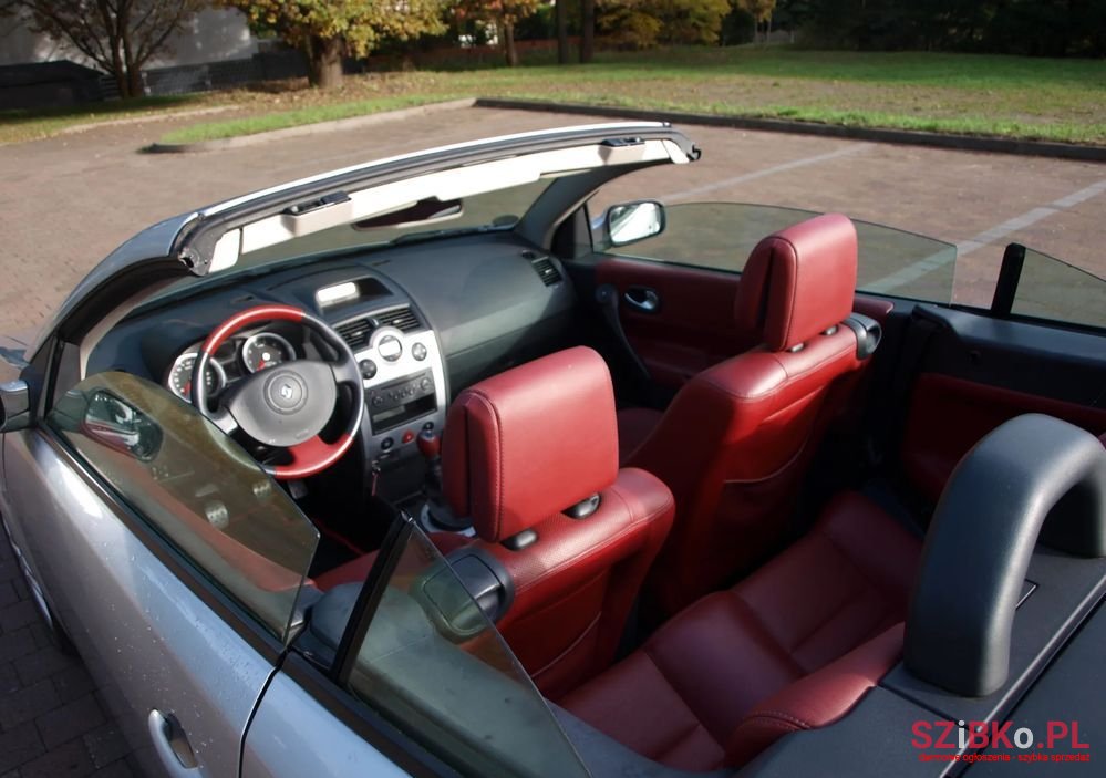 2006' Renault Megane photo #1