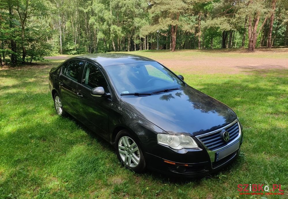 2007' Volkswagen Passat photo #2
