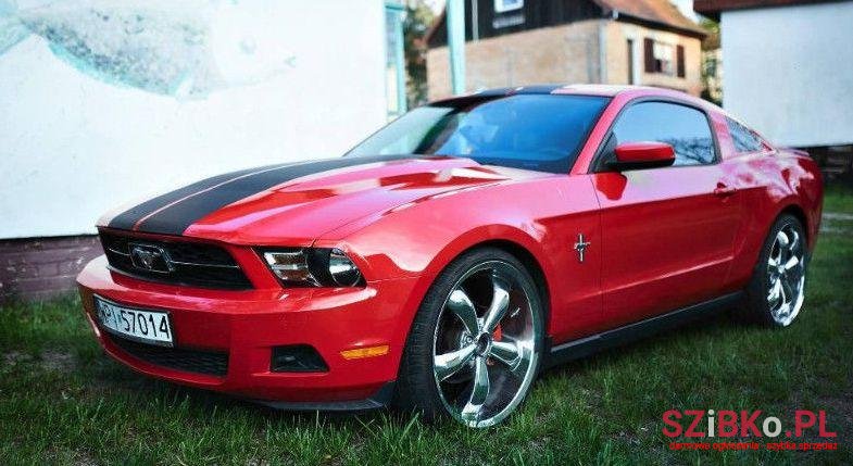 2011' Ford Mustang photo #1