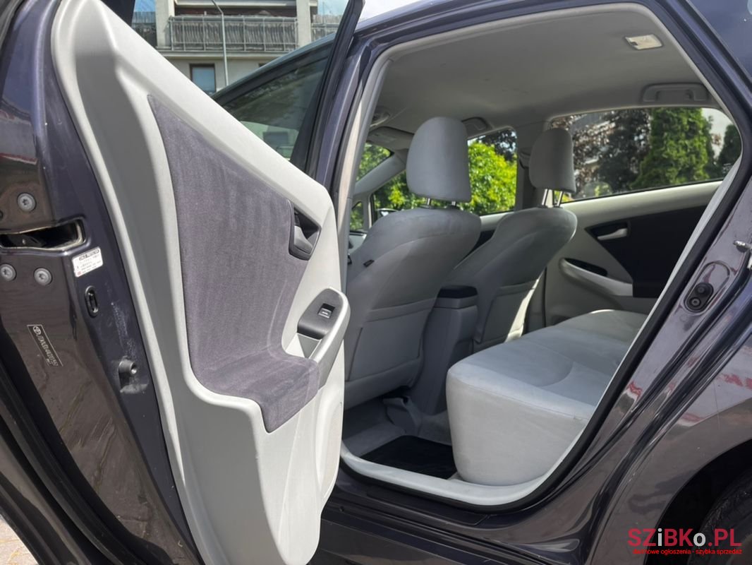 2010' Toyota Prius photo #2