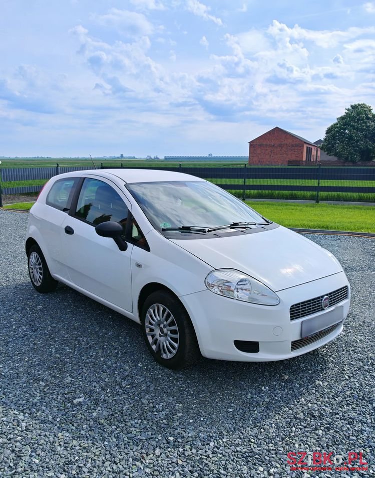 2009' Fiat Punto 1.2 8V photo #3