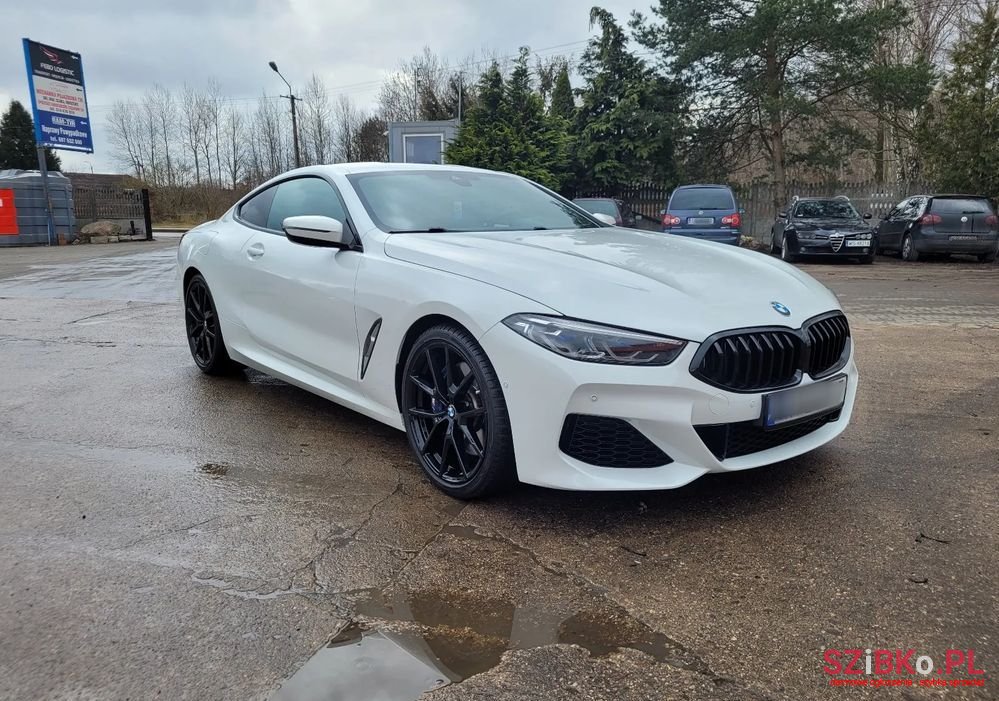 2022' BMW 8 Series 840I photo #5
