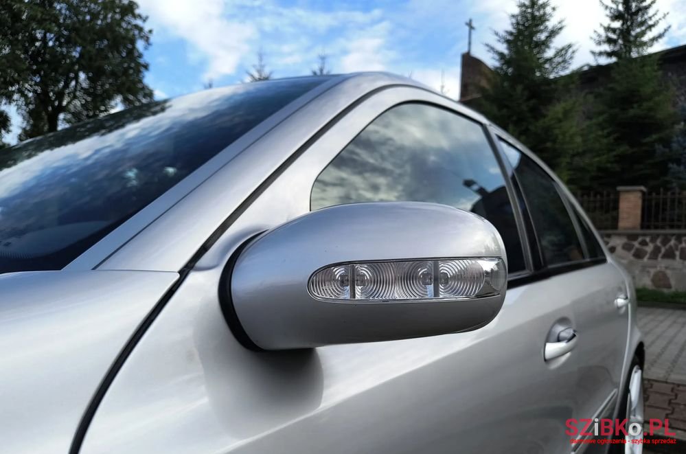 2003' Mercedes-Benz E-Class photo #3