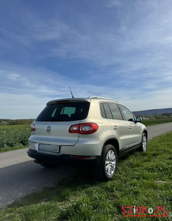 2009' Volkswagen Tiguan photo #5