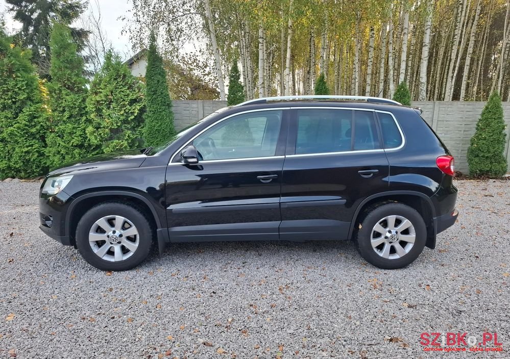 2010' Volkswagen Tiguan photo #3