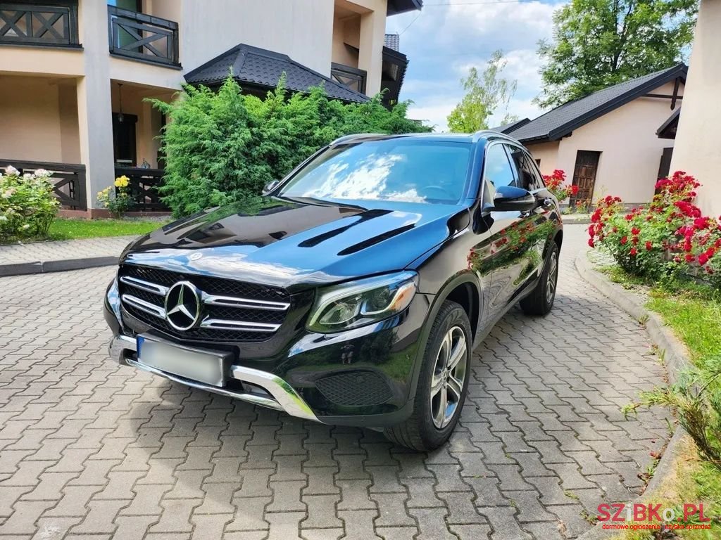 2019' Mercedes-Benz GLC photo #1