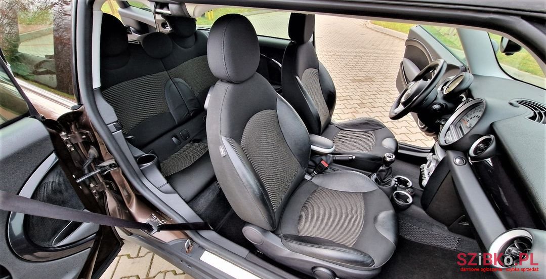 2009' MINI Clubman photo #6