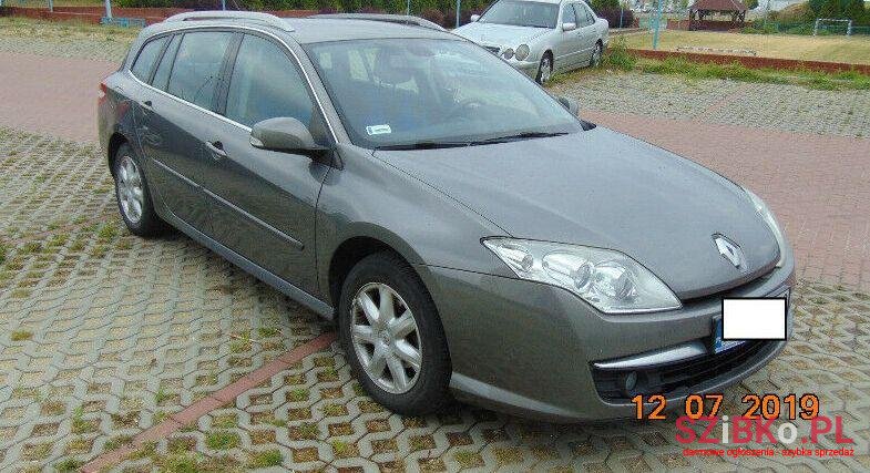 2010' Renault Laguna photo #2