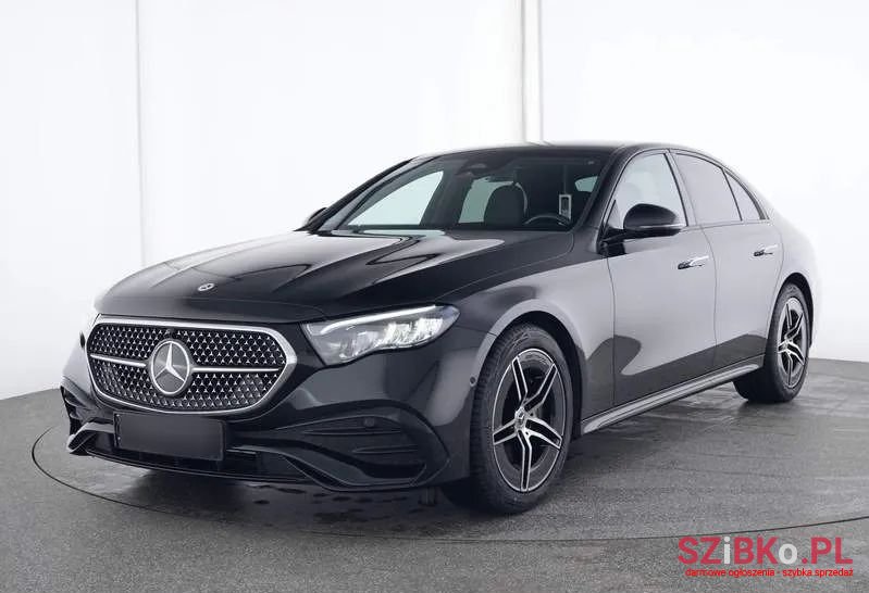 2023' Mercedes-Benz E-Class photo #2