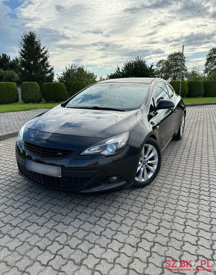 2012' Opel Astra Gtc 1.4 Turbo photo #1