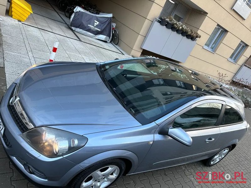 2008' Opel Astra photo #2