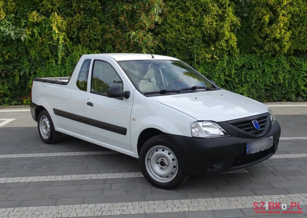 2009' Dacia Logan photo #2