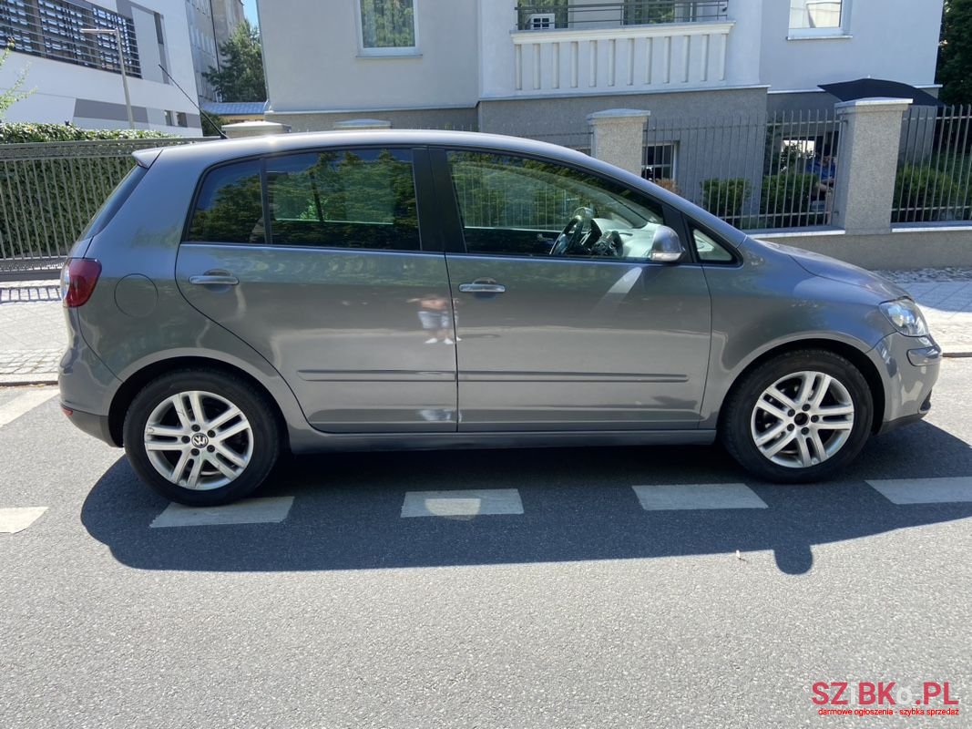 2009' Volkswagen Golf Plus photo #5