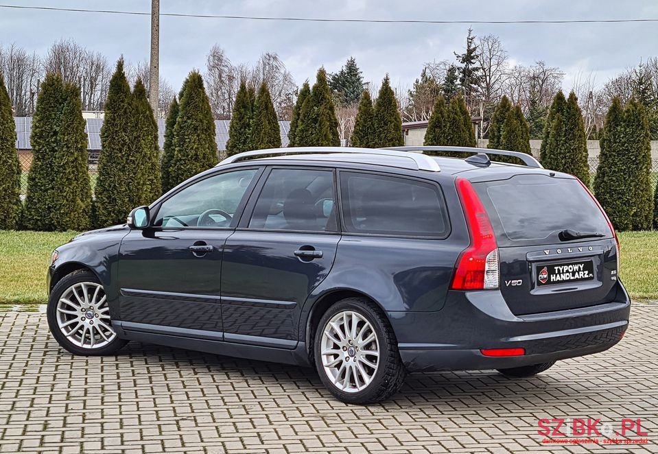 2010' Volvo V50 photo #6