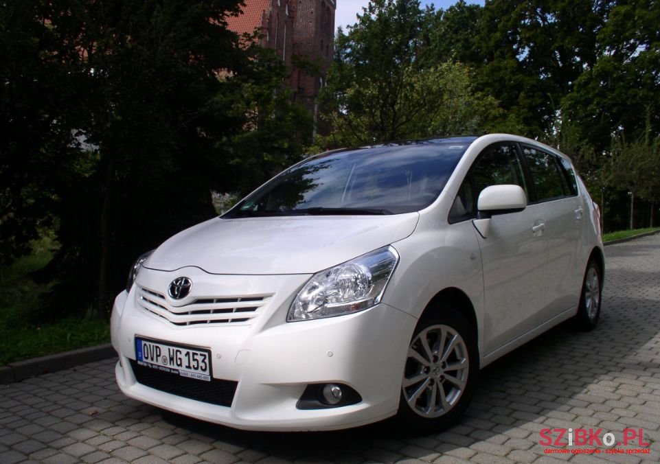 2011' Toyota Verso photo #5