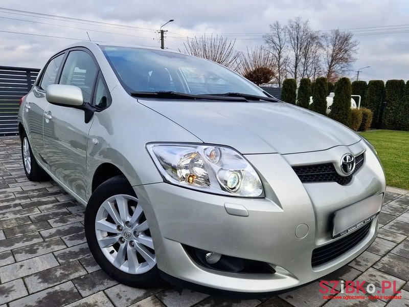 2007' Toyota Auris photo #1