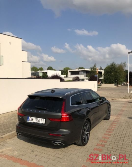 2019' Volvo V60 photo #4