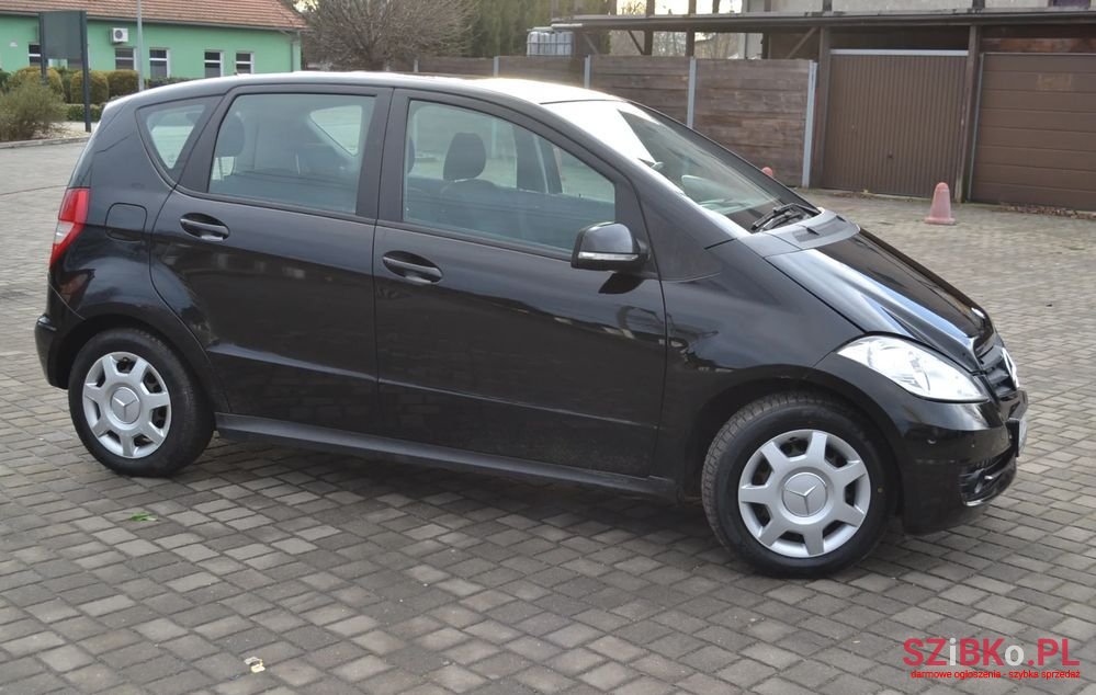 2011' Mercedes-Benz A-Class photo #4