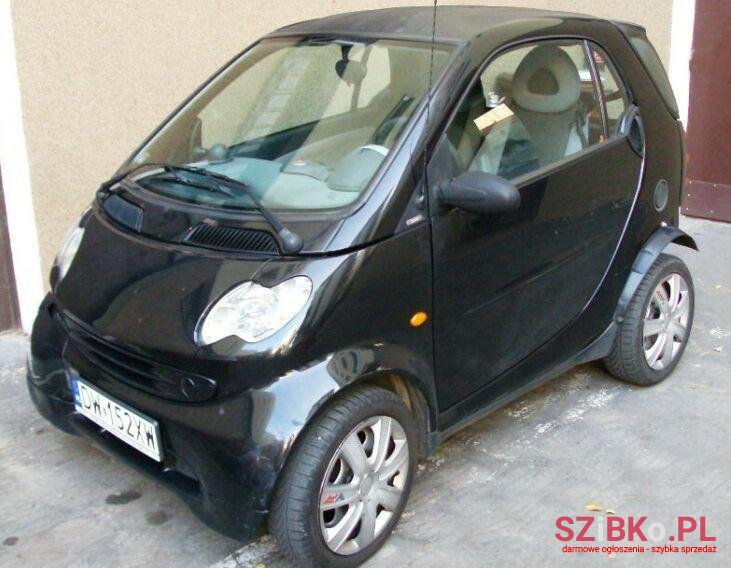 2002' Mercedes-Benz MCC photo #1