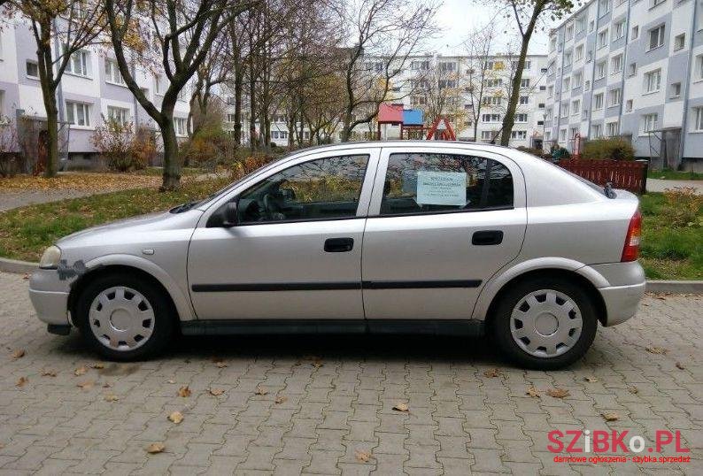 2004' Opel Astra photo #1