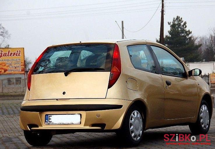 2001' Fiat Punto photo #2
